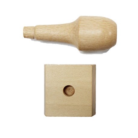 Sello personalizado con mango de madera de 4 x 4 cm.